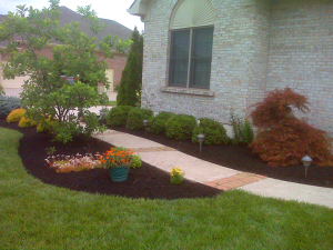 Green Lawn and Beautiful Walkway by A Kut Above in Beavercreek, Ohio